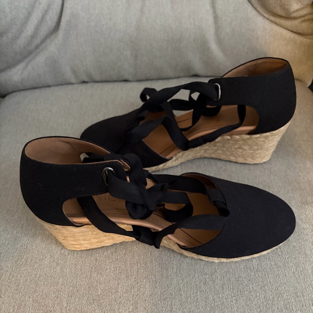 Vionic Kaitlyn Women's Wedge Orthotic Sandal - Picture 2 of 6